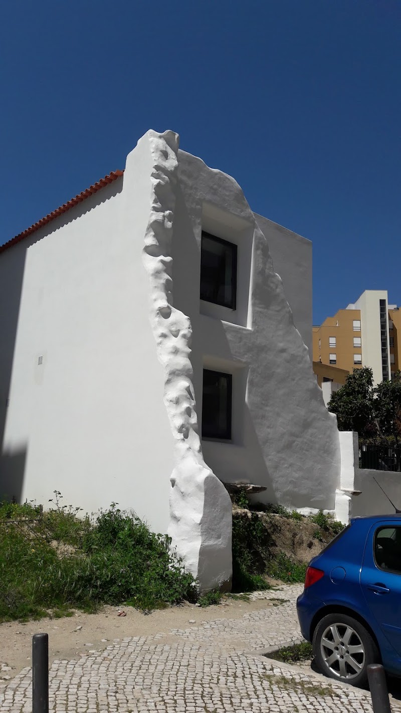 REAJO - RESPOSTA DE AUTONOMIZAÇÃO PARA JOVENS LGBTI+