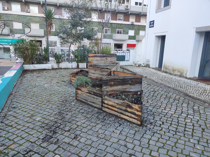 REAJO - RESPOSTA DE AUTONOMIZAÇÃO PARA JOVENS LGBTI+